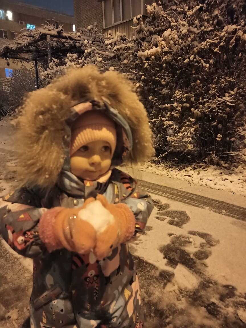 Снег можно брать руками