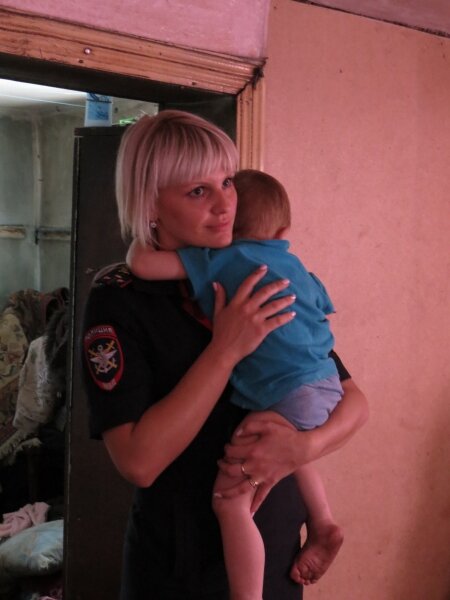 Помыть полы и пятки ребенку? А у людей, может, денег нет!