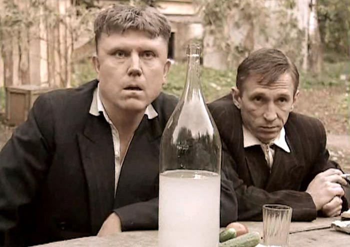 Анатолий Рудаков в сериале "По имени Барон" Источник: https://stuki-druki.com/authors/rudakov-anatoliy.php Штуки-дрюки ©