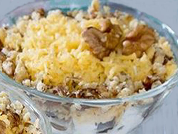 Идея оформления салата в креманке