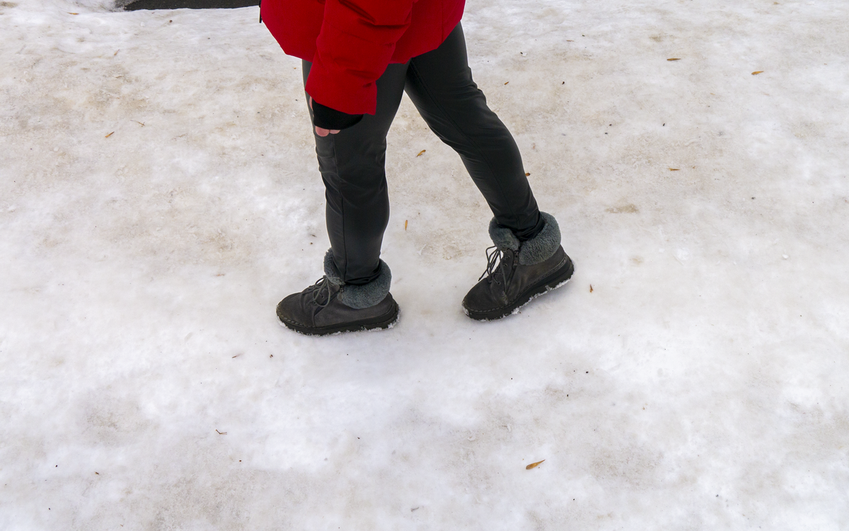 А на самом деле очень скользит