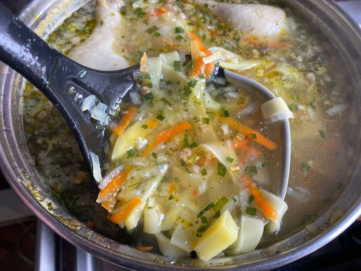 Рецепт куриного супа с вермишелью. Как приготовить куриный суп с вермишелью?