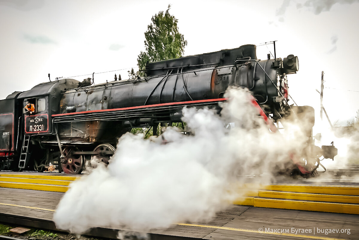 Он же — на вокзале в Сортавале. Листайте →