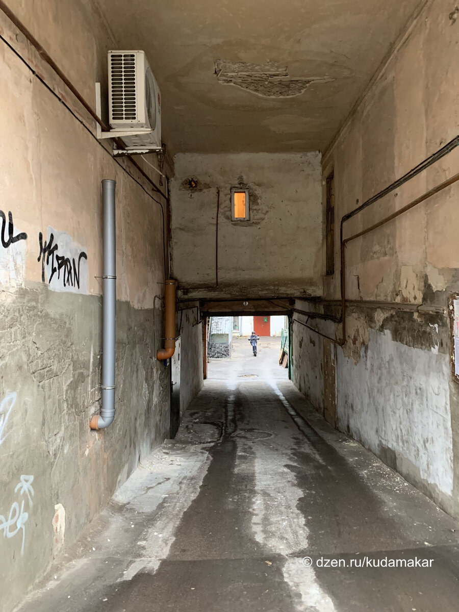 С улицы выглядит чертовски уютно. Хотели бы заглянуть внутрь?