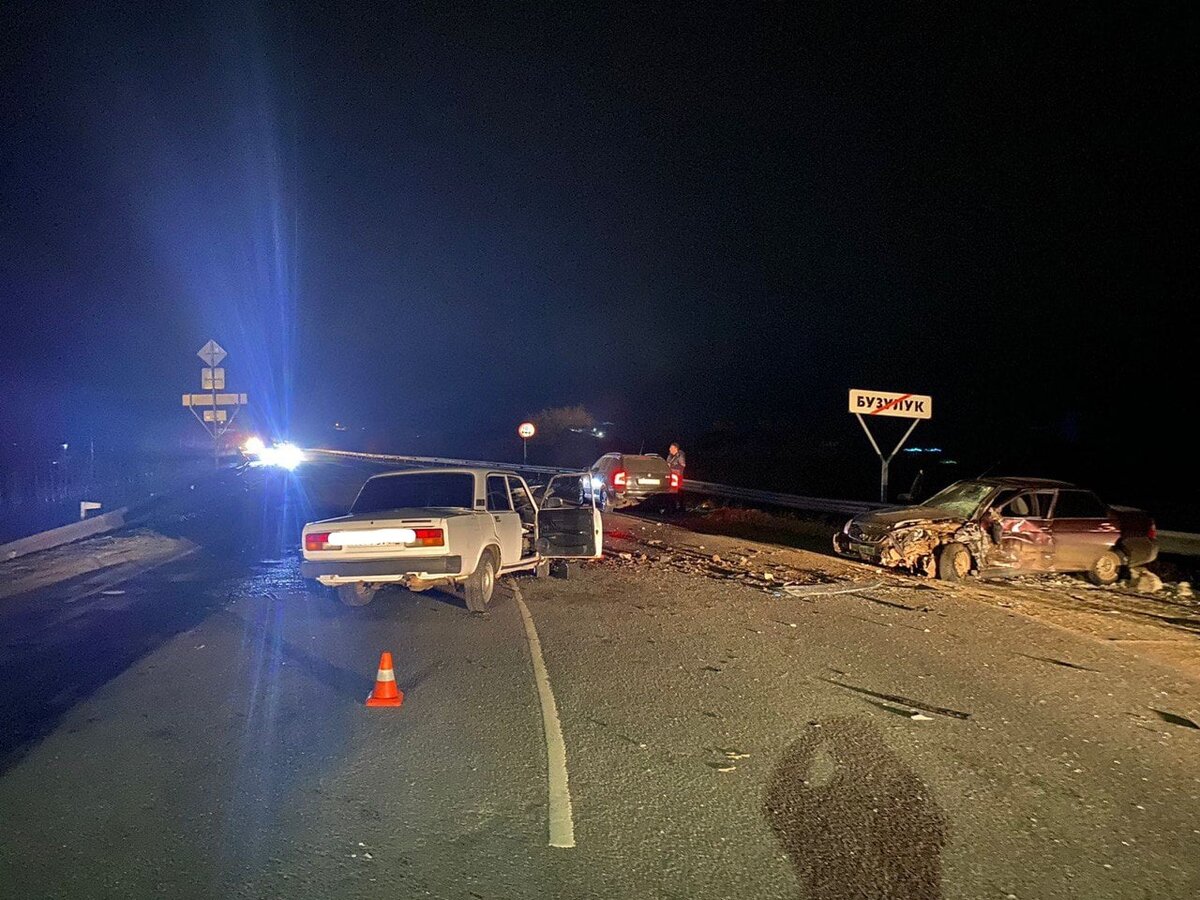  📷    В лобовом столкновении двух автомобилей под Бузулуком пострадали оба водителя и пассажир Андрей Севостьянов