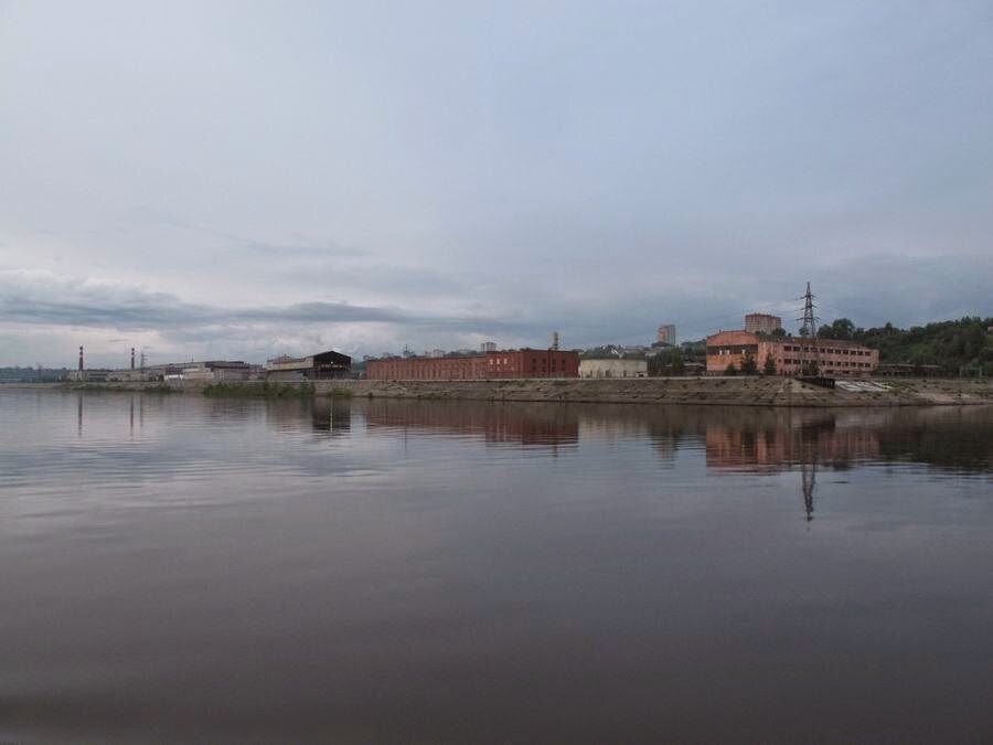  Впереди выплывают цеха ПАО "Мотовилихинские заводы"