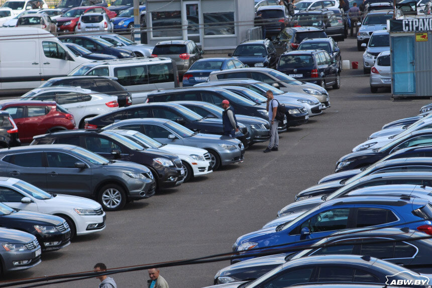 Автомобильный рынок малиновка. Авторынок в белоруссии малиновка авто с пробегом. Купить авто в белоруссии цена в рублях для россии с пробегом. Малиновка авторынок 2022. Проезжаем на kia в белоруссии.