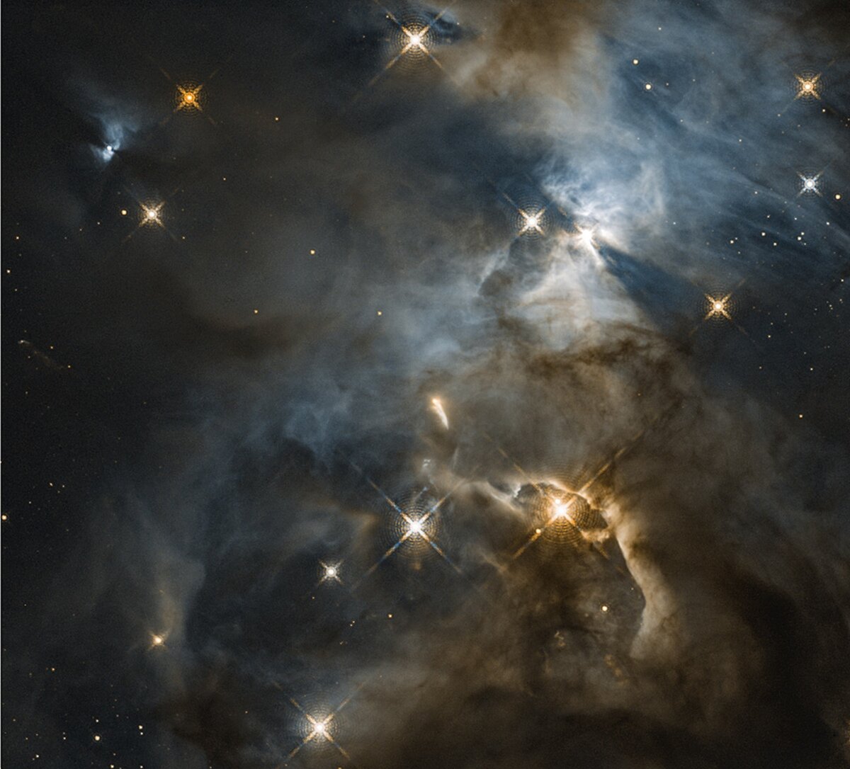 Так выглядит новый комплексный снимок, сделанный телескопом Hubble. И он изображает лишь часть туманности Змеи. Фото: nasa, esa, and stsci 