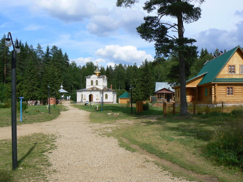 фото с ru.wikipedia.org храма во имя Смоленской Богородицы Одигитрии