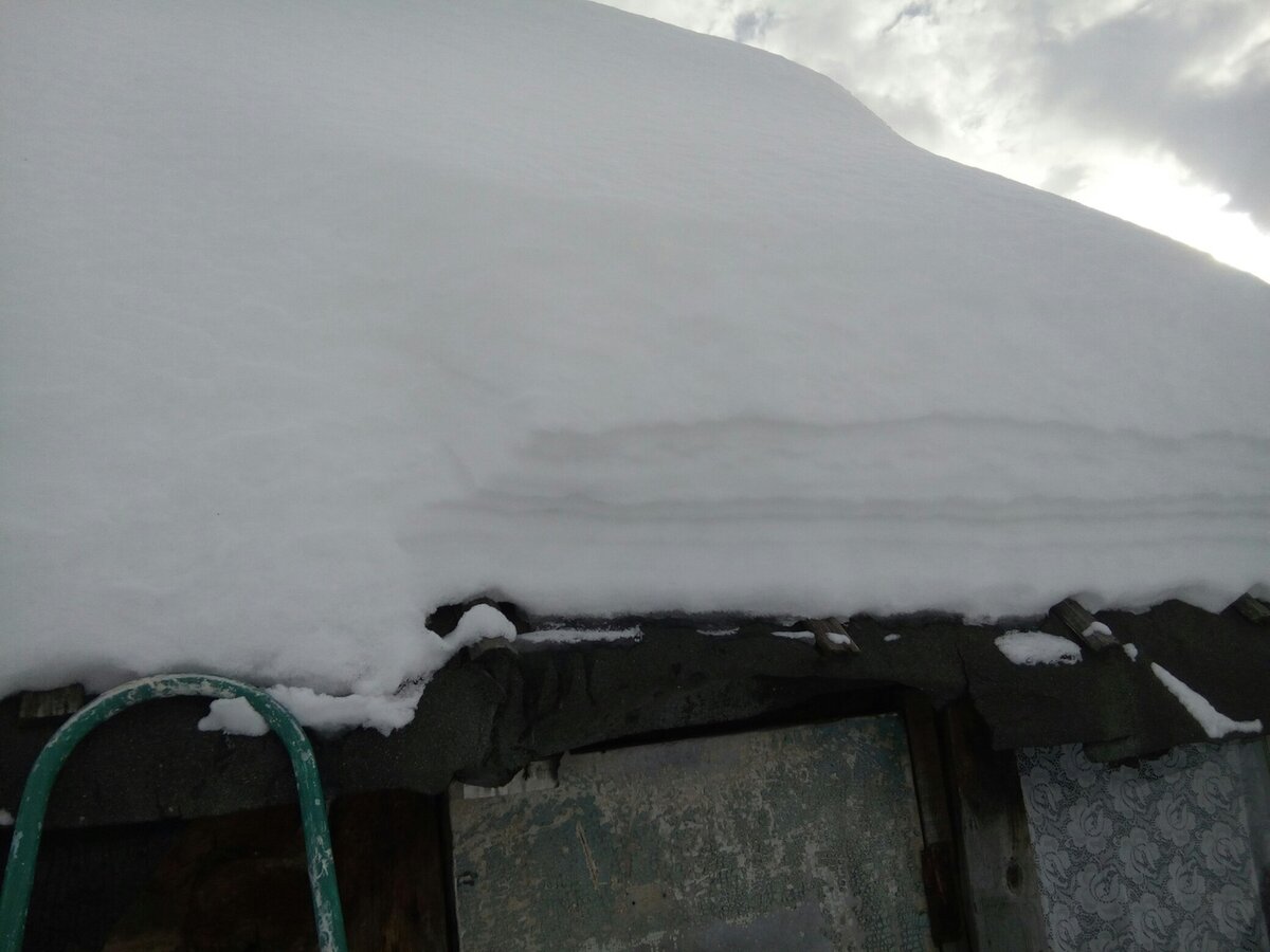 примерная толщина слоя - по локоть 