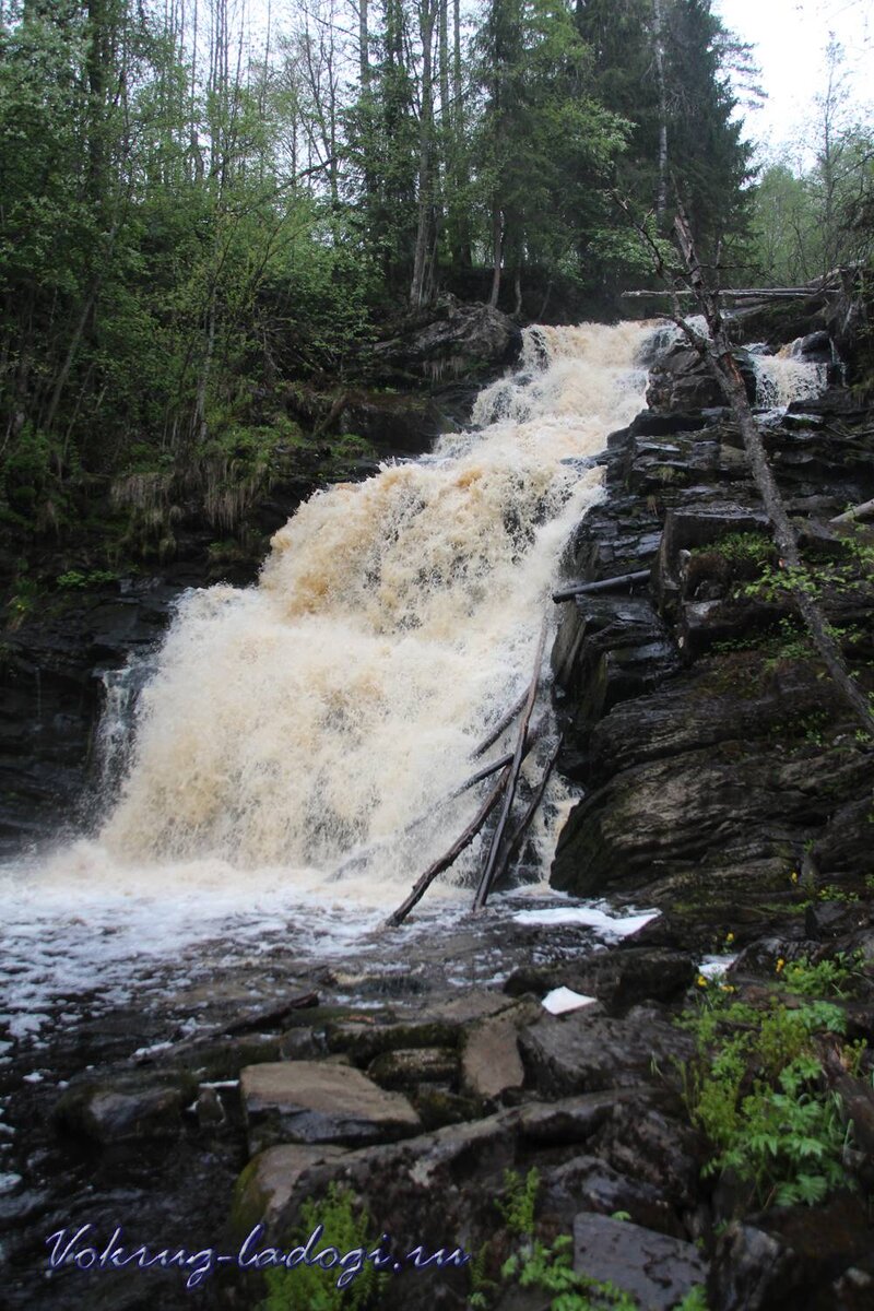 Белые берега водопад