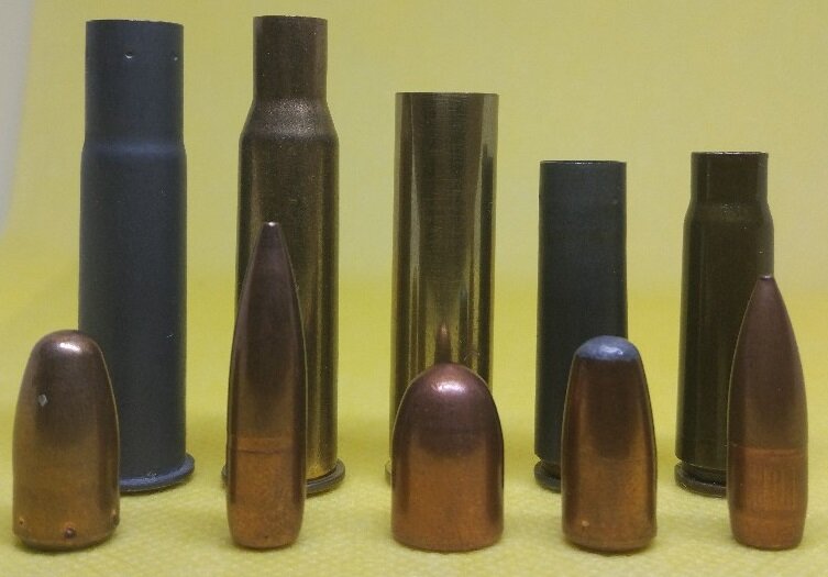 Слева направо - 9.6 Ланкастер, 7.62х54, .460 S&W, .366 ТКМ, 7.62х39 (фото автора)