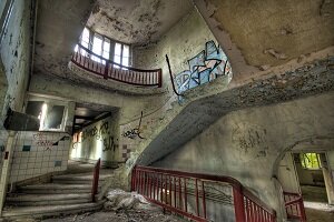  SCP-026 - Оставшиеся после уроков
Центральное фойе SCP-026.