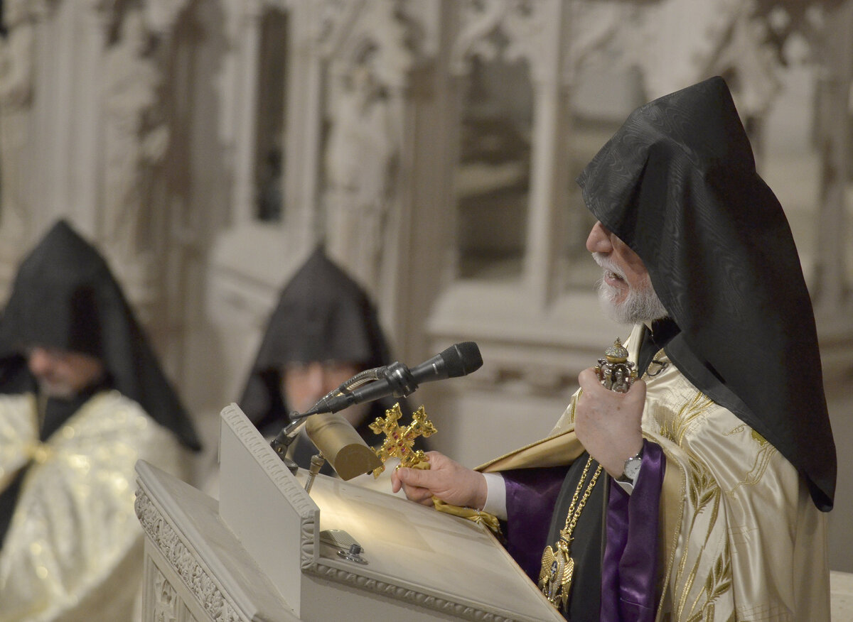 армянская апостольская православная церковь. армянская апостольская церковь - православие. армяне православные фото. армянские церковнослужители. армянское православие.