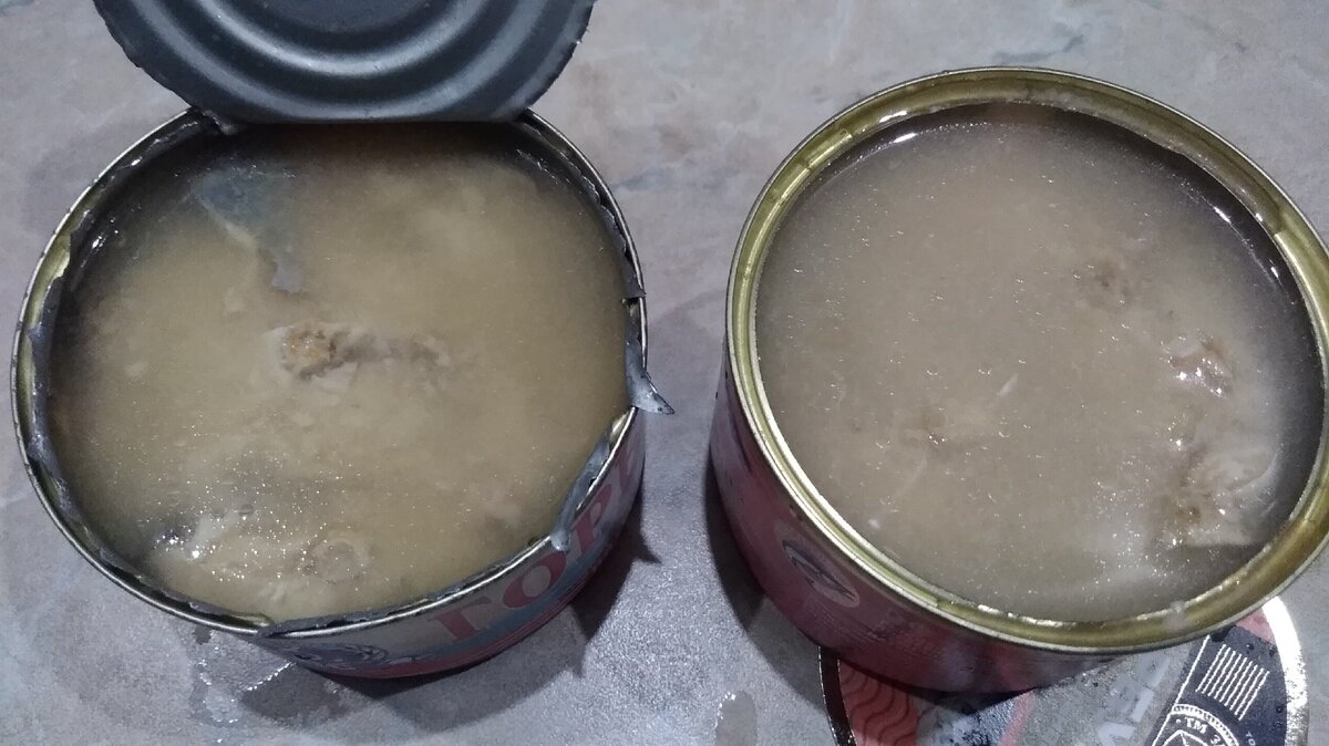 черный налет на крышке банки