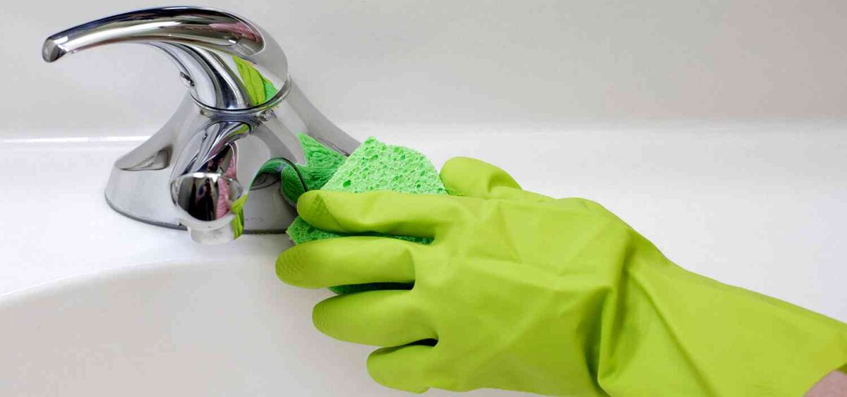 Очистка сантехники (источник фото - 
Яндекс.Картинки)