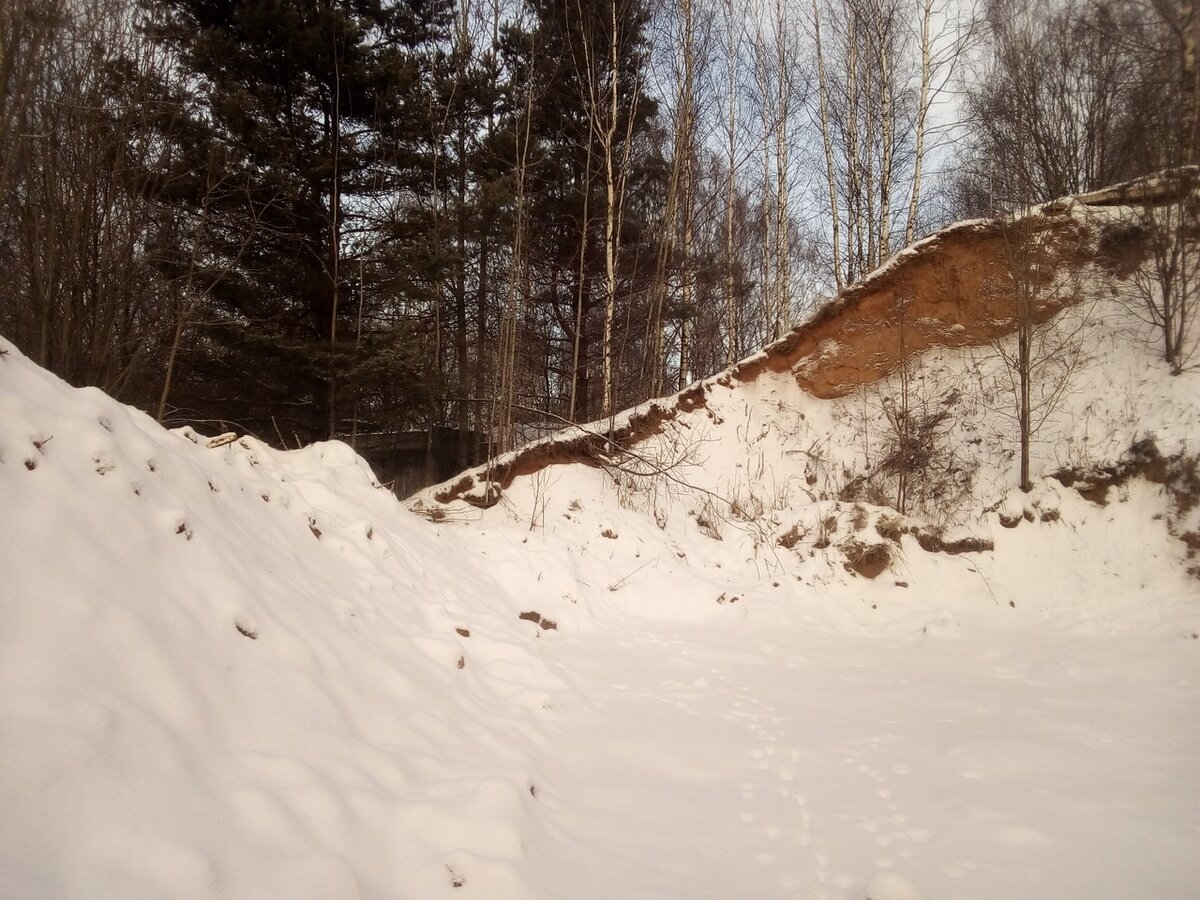 Под этой горой нашли военный бункер