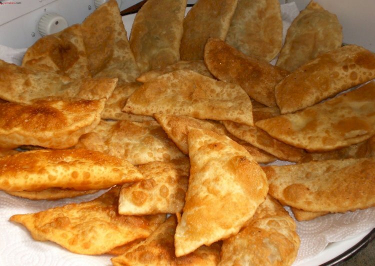 Yağ Çekmeyen Çiğ Börek (Çi Börek) Tarifi
