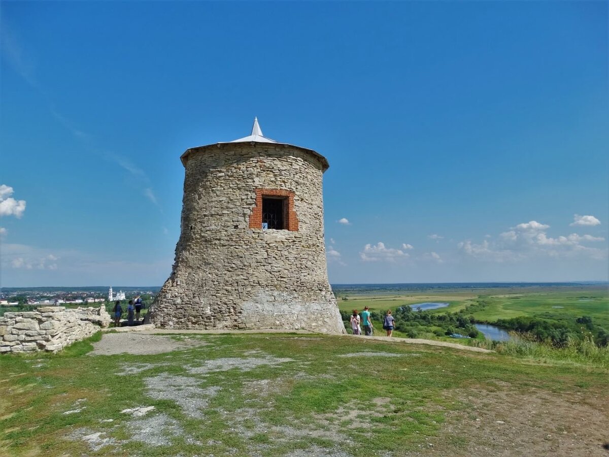 В провинциальной 1000-летней Елабуге есть, что посмотреть, а вот поесть  после прогулок, как повезёт | О счастье тут | Дзен