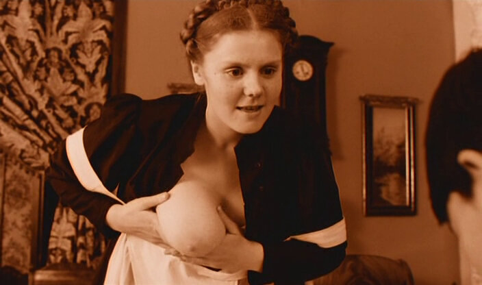 Кадр из фильма "Про уродов и людей"