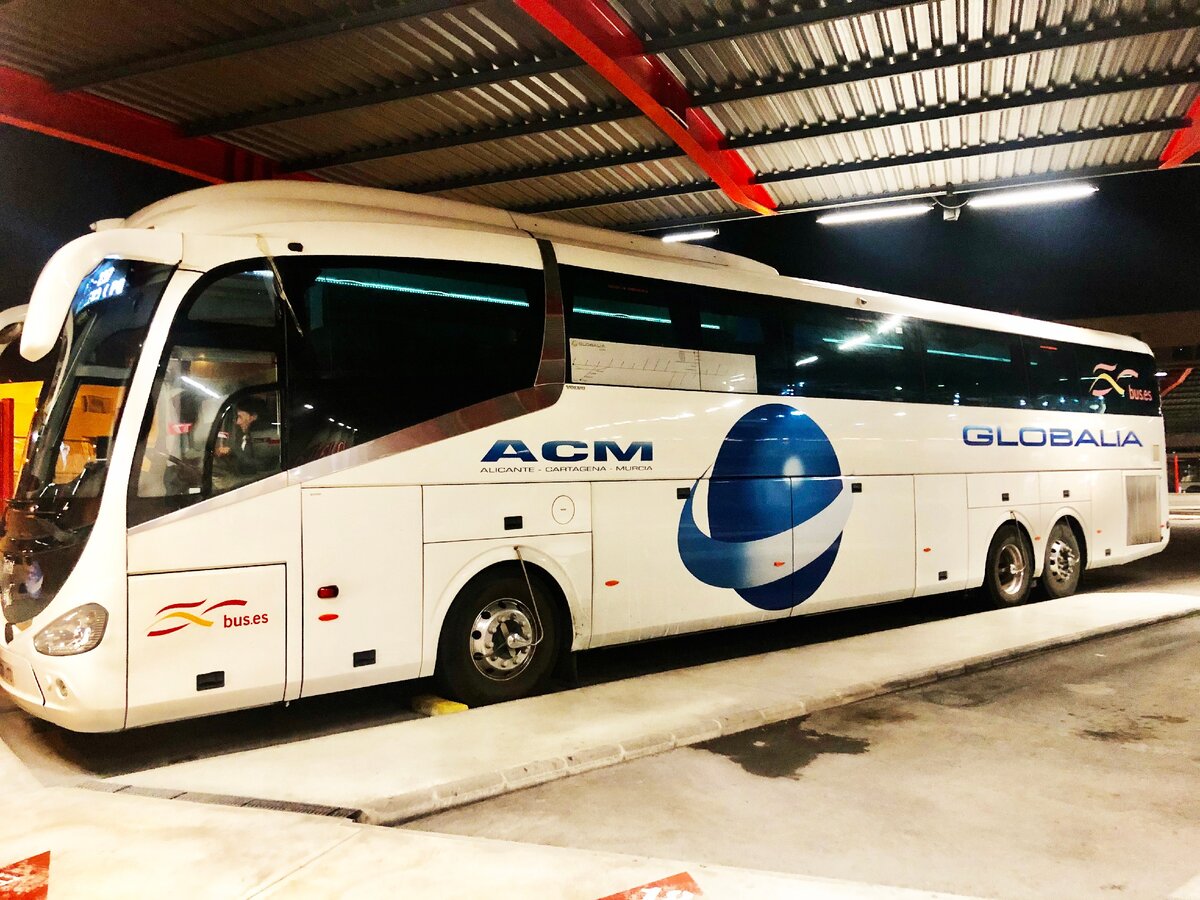 Вот такие автобусы следуют из Аликанте до Картахены