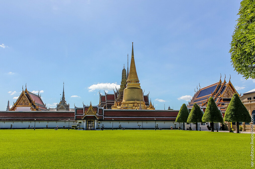 Бангкок дворец императора. Королевский дворец в бангкоке. Резиденция короля тайланда. Дворец короля тайланда. Большой королевский дворец бангкок таиланд.