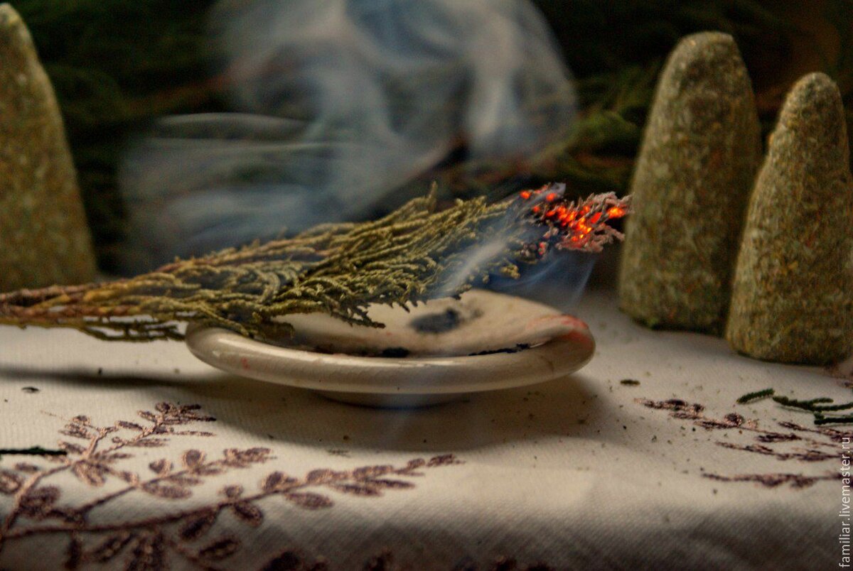 Окуривание дома можжевельником или вересом