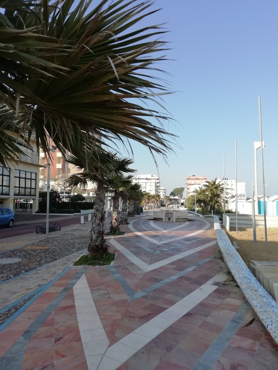 набережная Риччоне