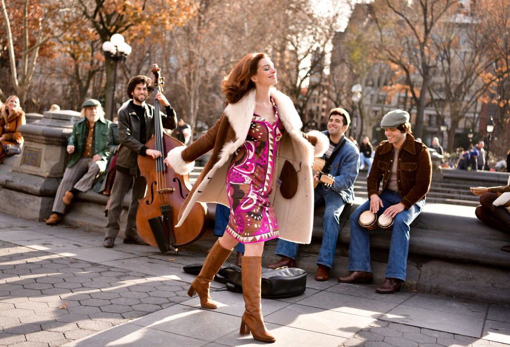 Энн Хэтуэй  в сериале "Современная любовь"(2019)