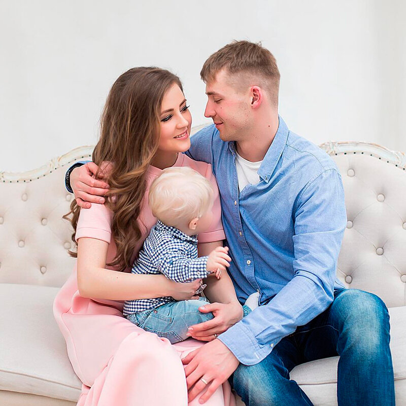 Анна Михайловская и Тимофей Каратаев с сыном. https://games-of-thrones.ru