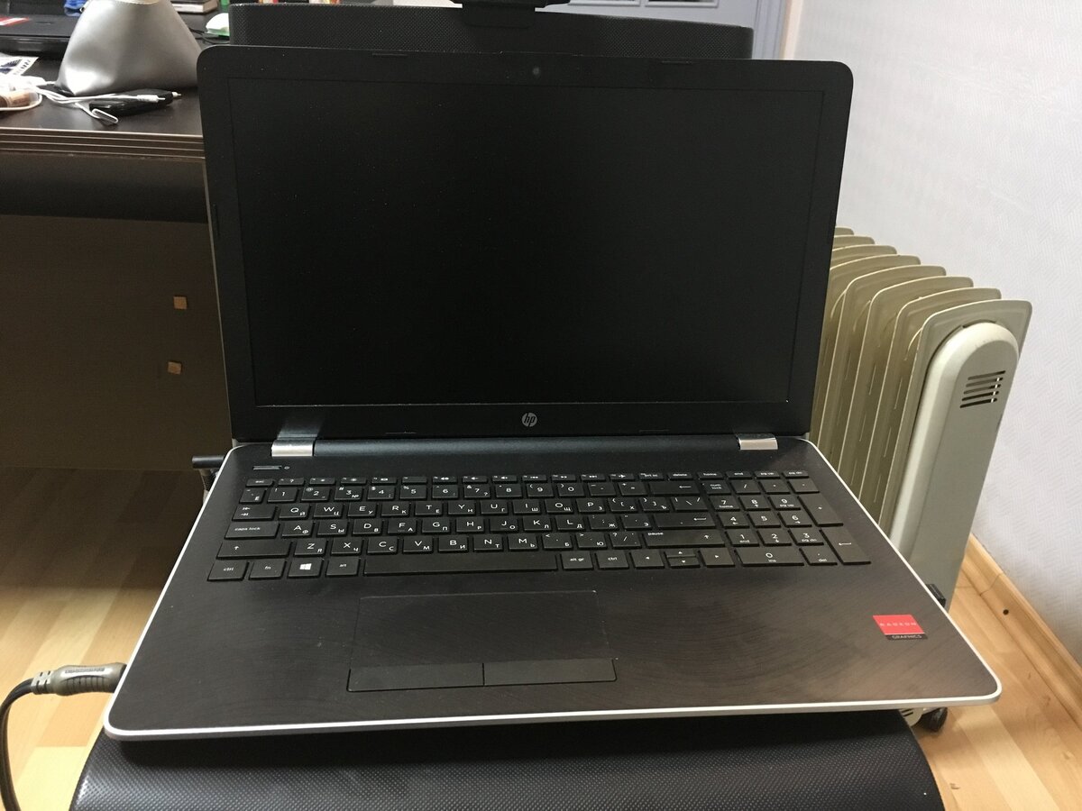ноутбук  HP 15-bw582ur