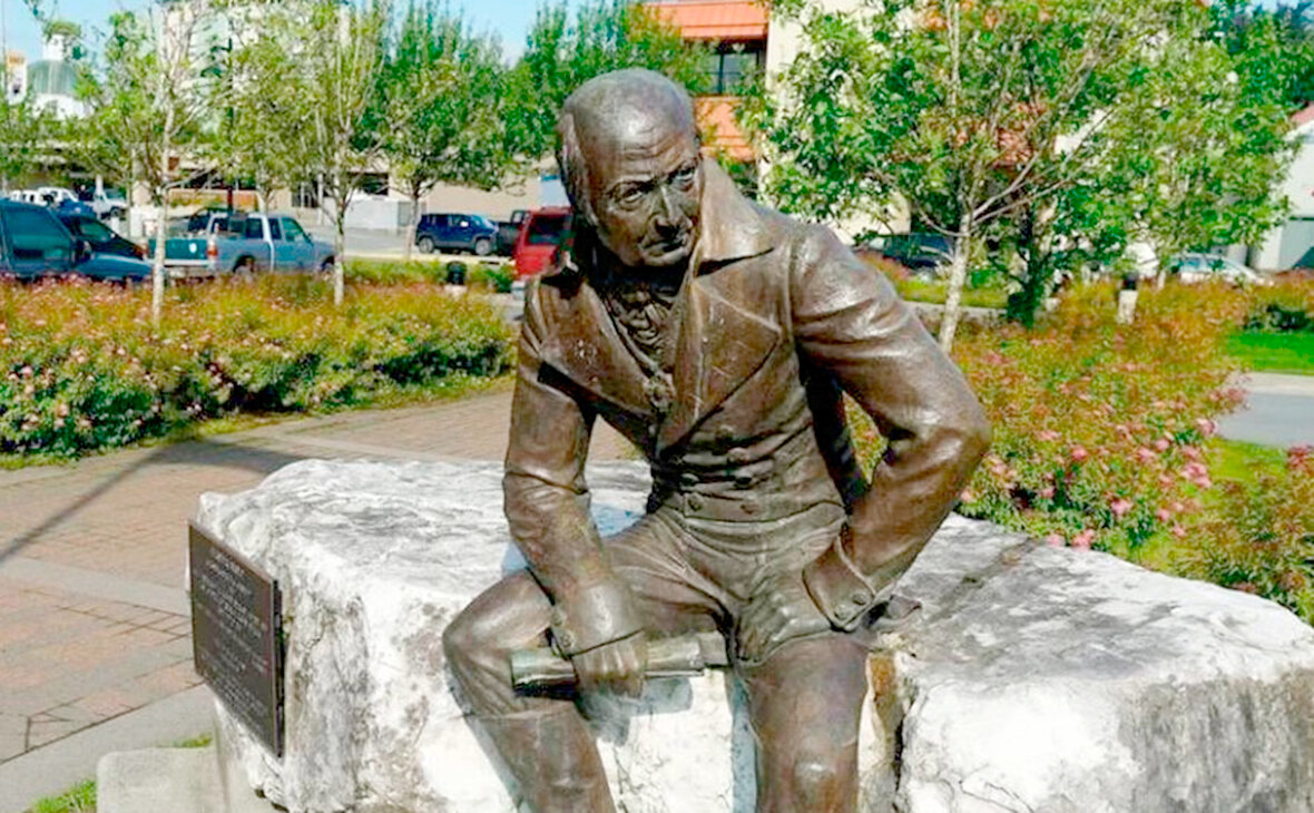 Памятник Александру Баранову в Ситке