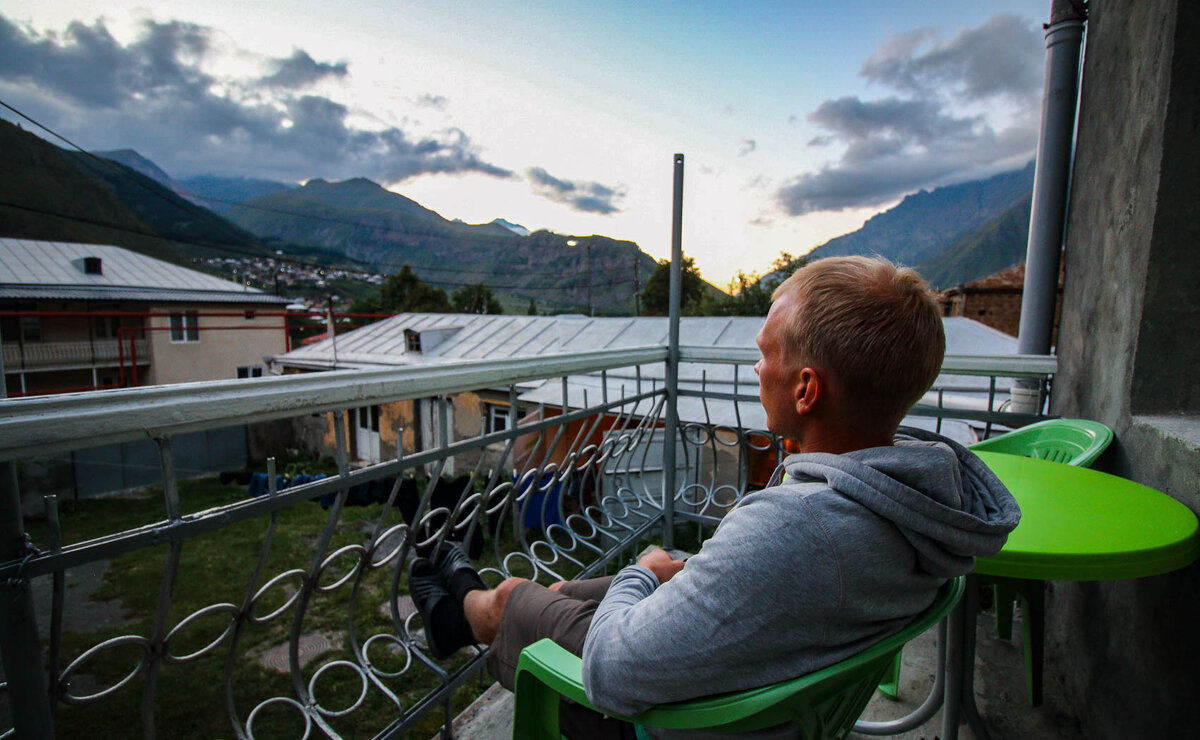 Вечерний вид из нашего хостела.