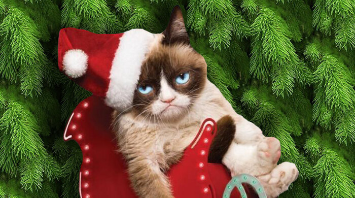 А вы вообще задумывались, стоит ли поздравлять с наступающим годом после событий 2020? 