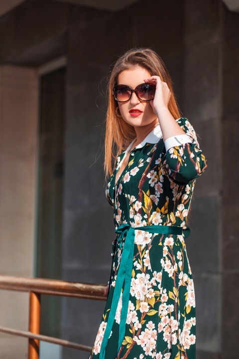 едь если вдуматься, каждый из нас пытается в жизни продать себя и свои возможности получше. Так может хватит так пахать? 