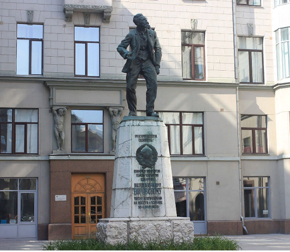 С виду интеллигентный старик Воровский, в реальной жизни был совсем не прост. (фото из открытых источников)