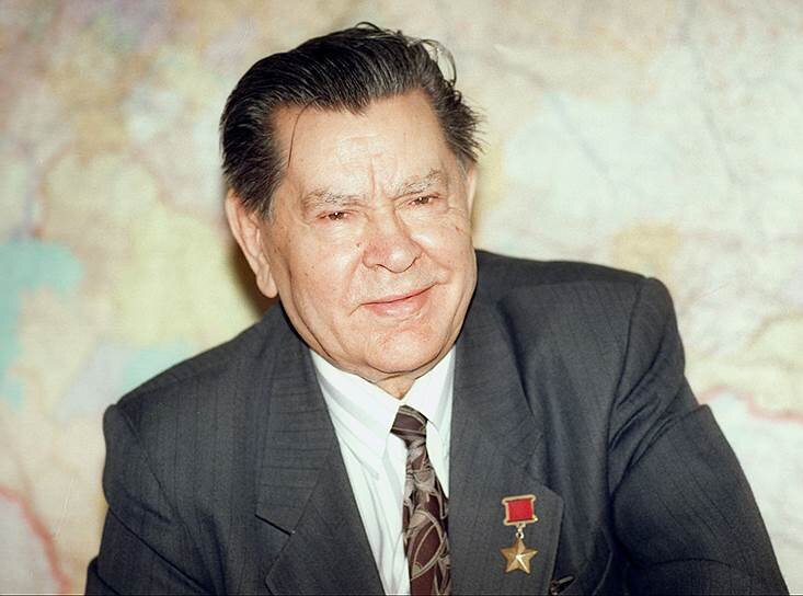 Алексей  Маресьев