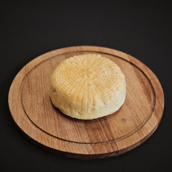 Кабардинский сыр. Адыгейский сыр копченый. Сыр мягкий адыгейский копченый. Адыгейский сыр матэ. Сыр матэ Адыгея.