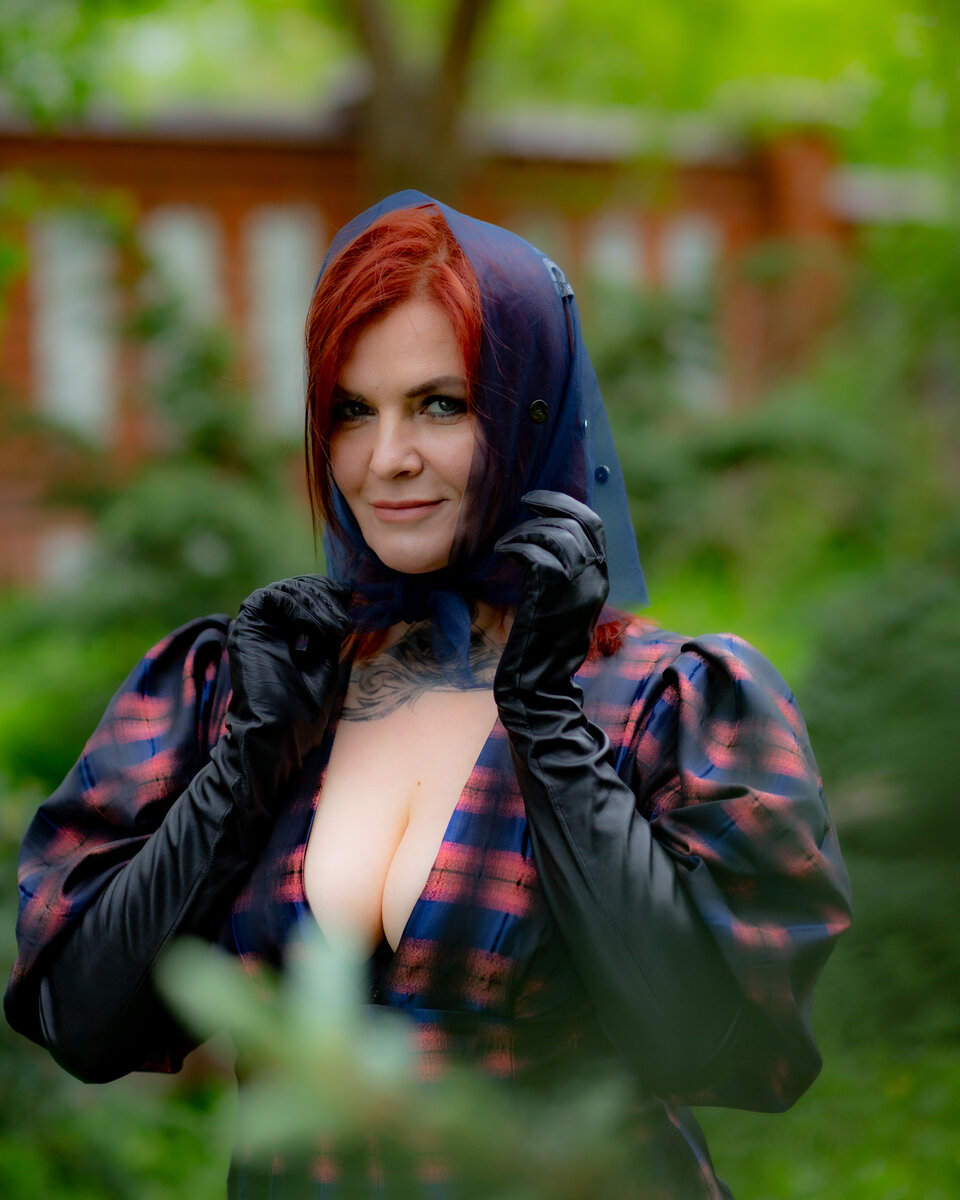 Светлана Леймах - сертифицированный коуч по развитию личности и масштабированию бизнеса; участник научно-исследовательского проекта GO-RA; основатель центра развития сверхспособностей человека «ИНЫЕ»; регрессолог, гипнотерапевт; светский эзотерик; автор энерготехник по работе с подсознанием; мастер финансовых энергопрактик; автор уникальных колод таро и оракулов; магический парфюмер; колумнист научных и глянцевых СМИ.