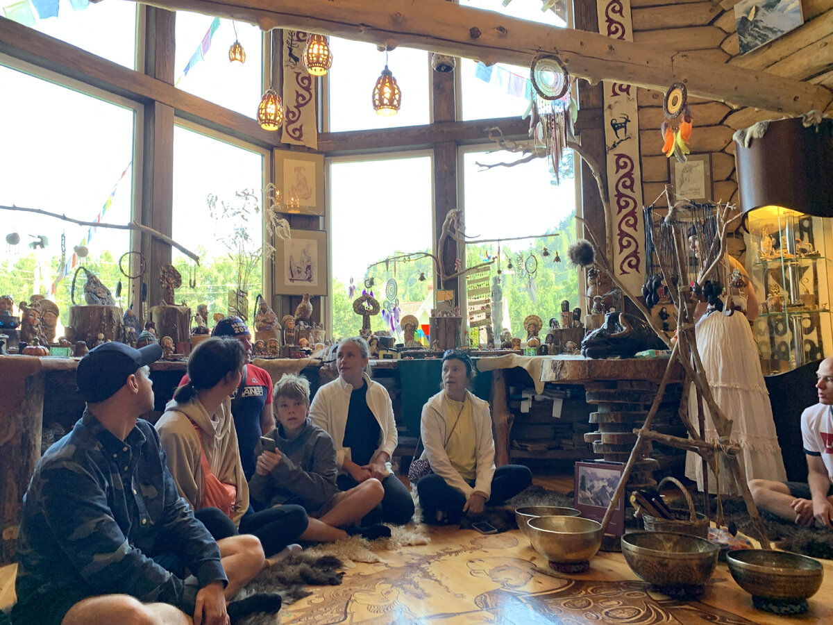 Так проходит интерактивная экскурсия в галерее