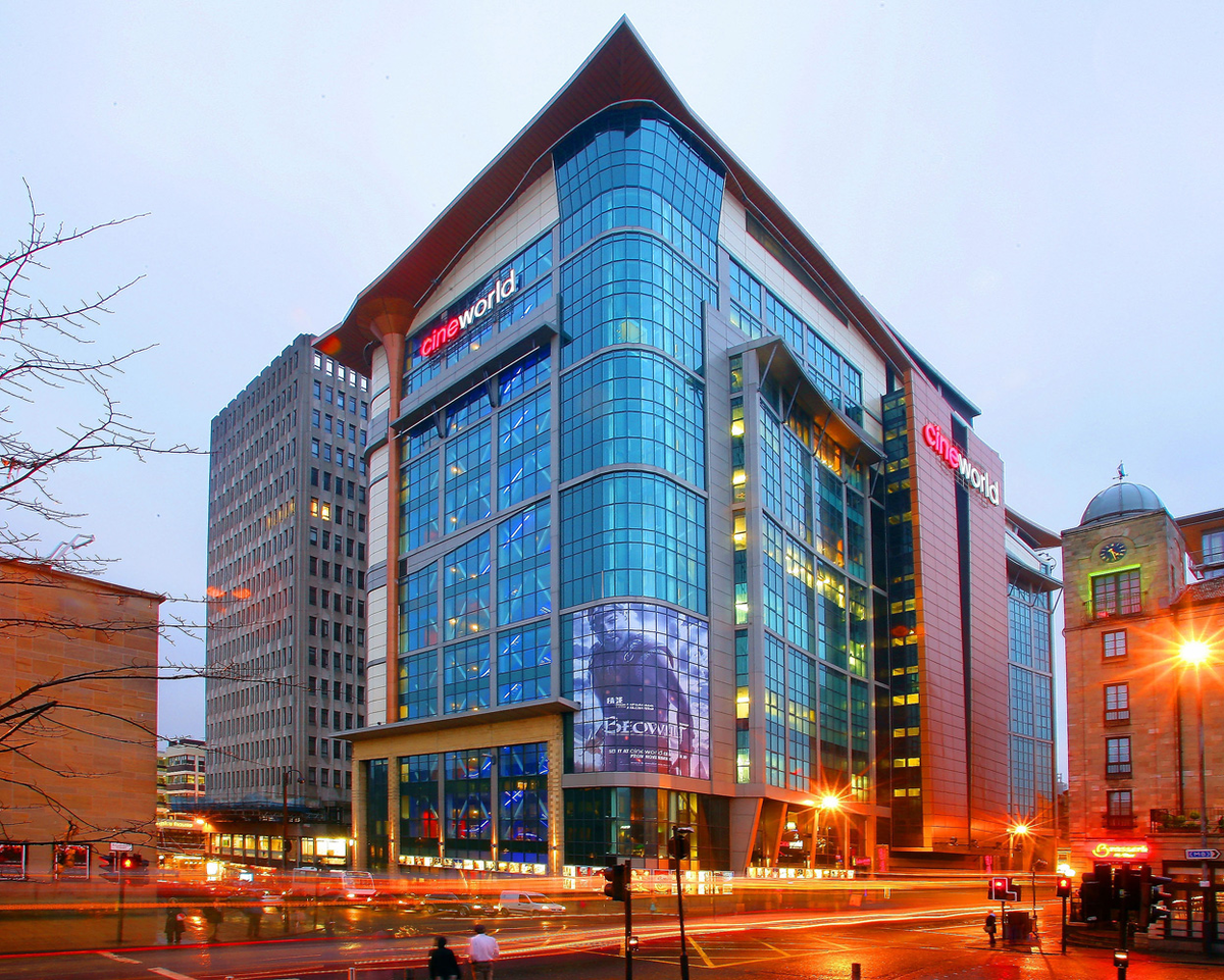 здесь находится здание. париж. дягилевы купцы. здесь находится здание. университетском пансионе москвы.