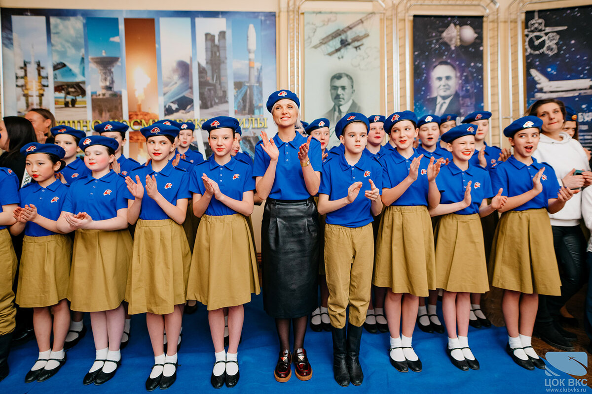 В Центральном офицерском клубе ВКС более 100 ребят принесли клятву юнармейца