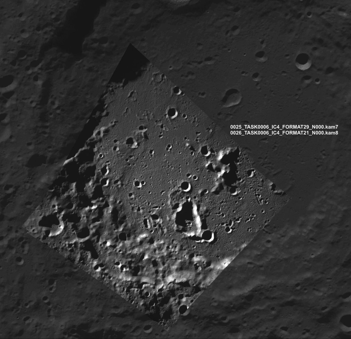 Кратер Зееман, названный в честь голландского физика, лауреата Нобелевской премии Питера Зеемана. Этот кратер действительно уникальный. В списке из двадцати самых глубоких кратеров южного полушария Луны он стоит на третьем месте. У него необычное соотношение размеров: диаметр — около 190 км, глубина — около 8 км. Его образование связывают с очень сильным ударом, что возможно, если скорость ударника очень высокая или его вещество очень плотное.

Детальные фотографии показывают, что дно кратера испещрено более мелкими. Так бывает, если часть выброшенного при ударе вещества упала обратно и создала многочисленные мелкие «выбоины». Подобные образования очень интересны с точки зрения лунной геологии.