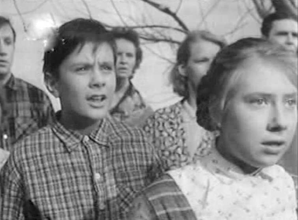 Никита Михалков и Инна Чурикова в фильме "Тучи над Борском", 1960 год