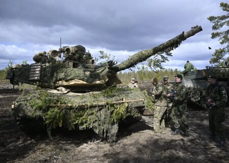    Первые танки Abrams уже прибыли на Украину