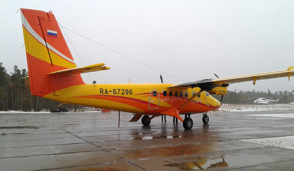 RA-67296 - Viking DHC-6 Twin Otter 400 - SKOL. "Роснефть" приобрела 10 самолетов Даш-6 (RA-67288, RA-67289, RA-67290, RA-67291, RA-67292, RA-67293, RA-67294, RA-67295, RA-67296, RA-67297), позже они были поделены пополам между Сургутской а/к "СКОЛ" и красноярский "АэроГео".

