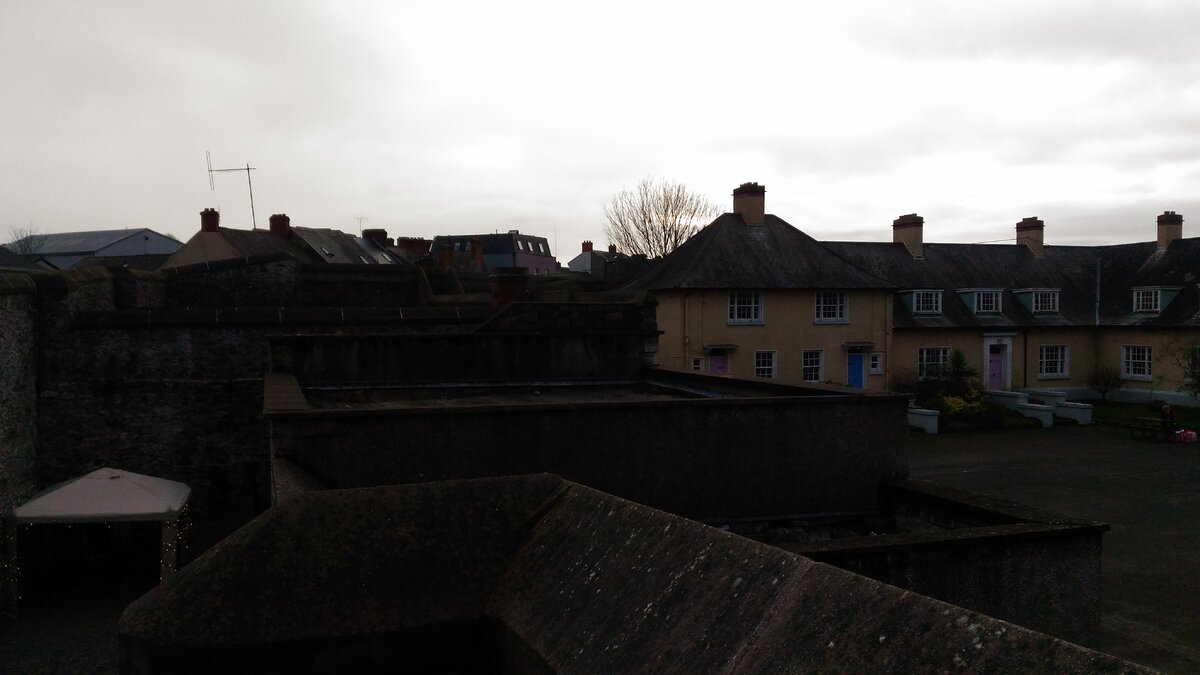 Внутренний двор крепости. Вид с крепостной стены