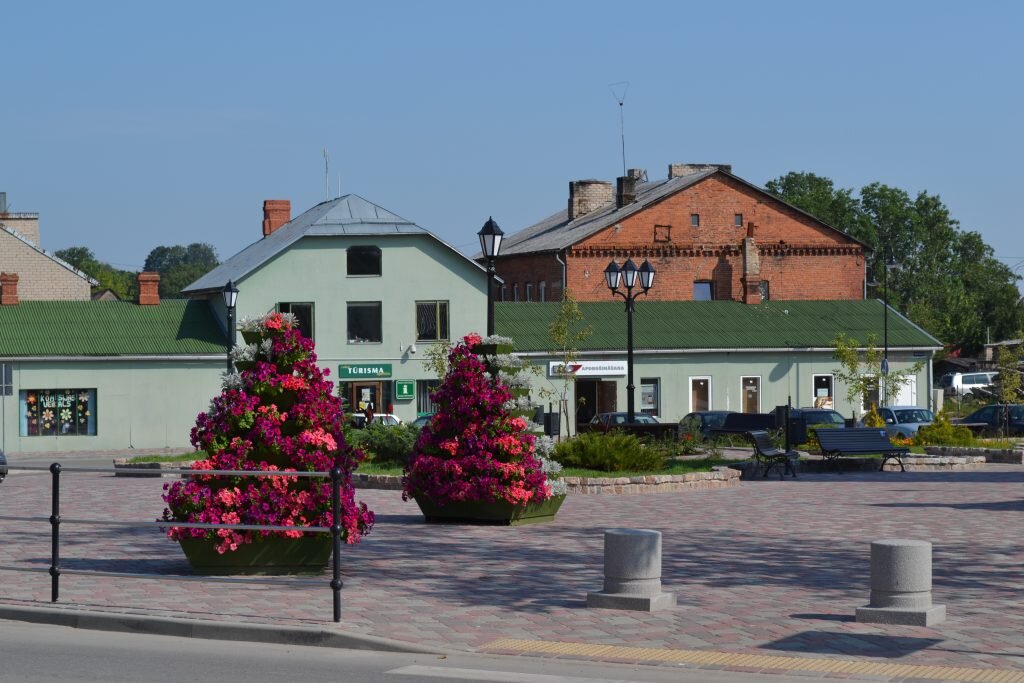 Как исказились названия русских городов, оставшихся за границей?