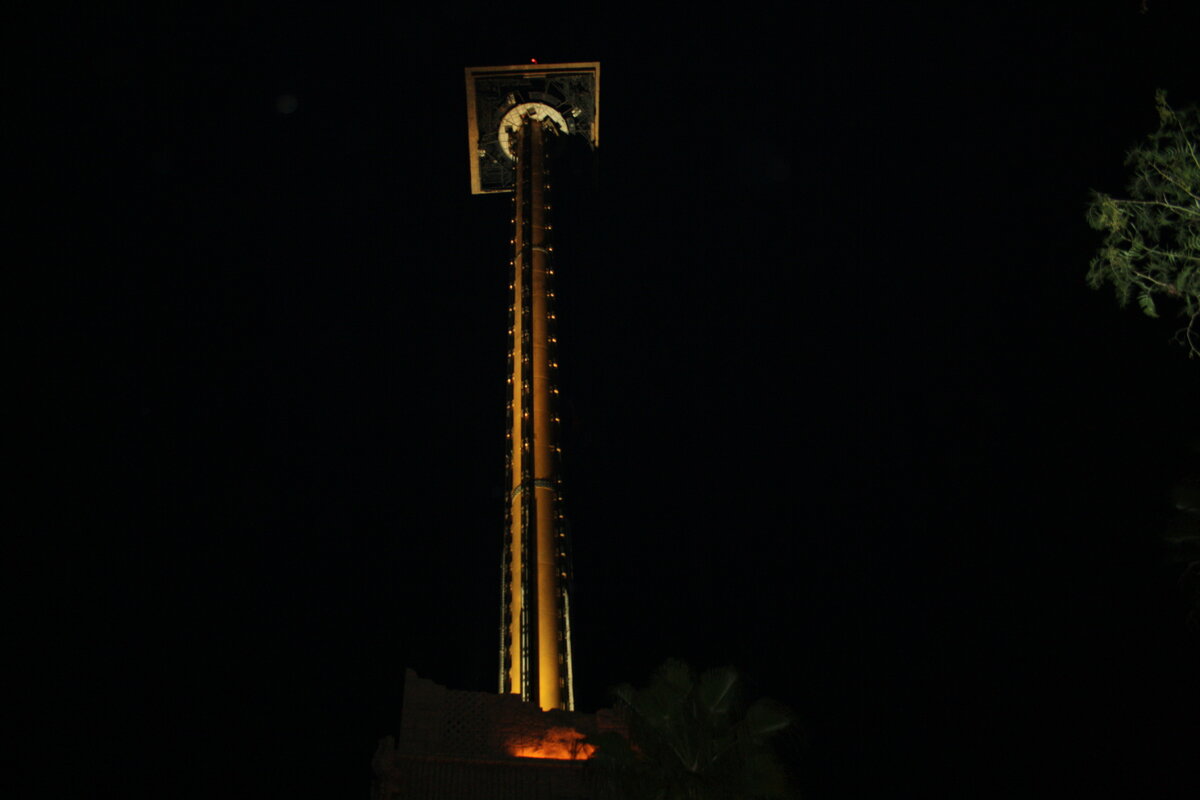 Ураган Кондор поздно вечером.