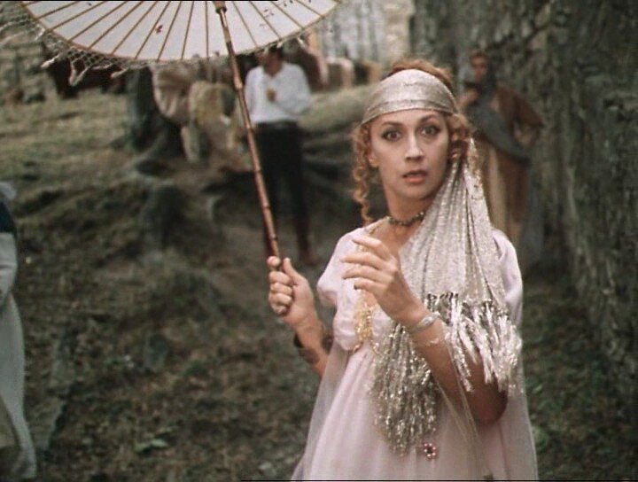 Софико Чиаурели в фильме "Комедия ошибок" 1978г. (источник фото: m.kino-teatr.ru)